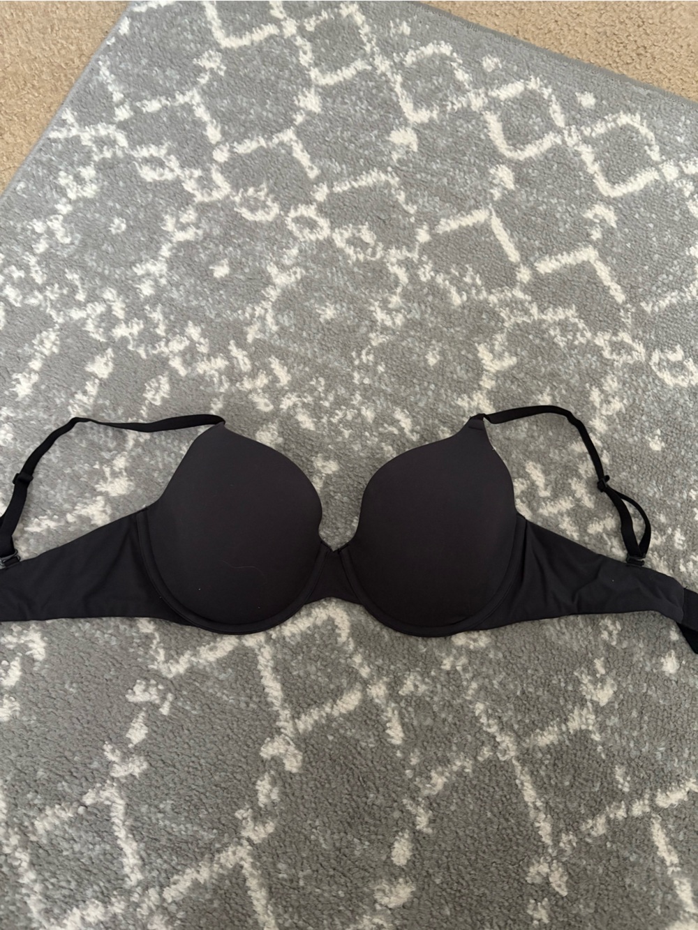 SKIMS Black everyday t-shirt Bra